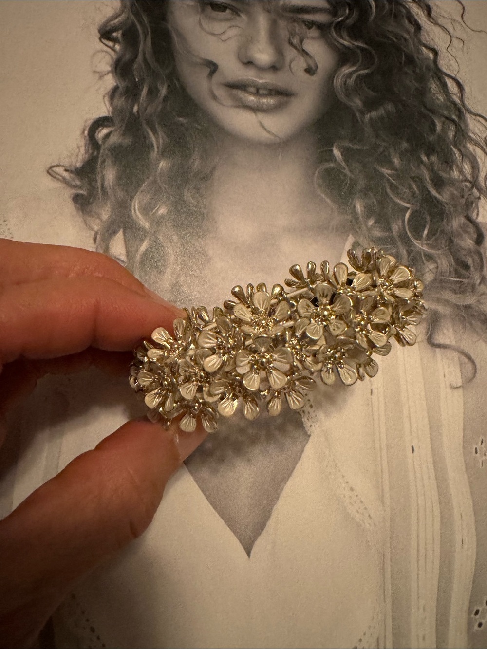 Banana Republic Gold Floral Stretch Bracelet - Picture 3 of 4